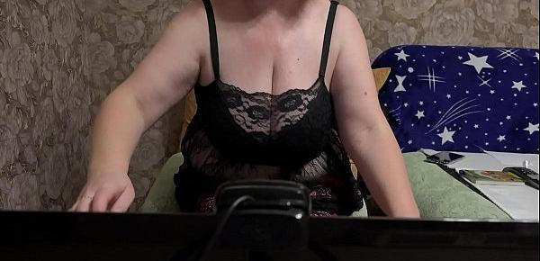  Mature milf shows off her panties in front of the webcam on Skype and masturbates. Fat ass, big tits and hairy pussy.